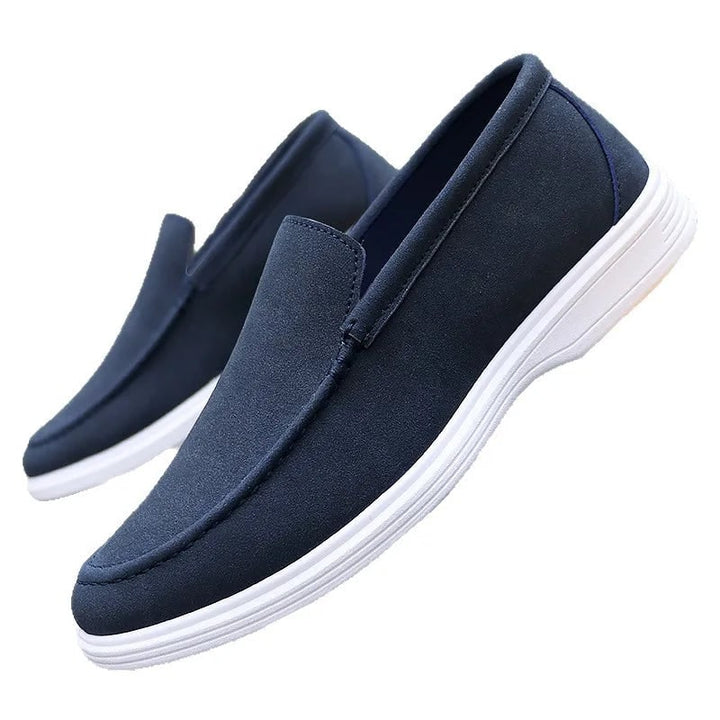 Calzature uomo: mocassini casual slip-on, un mix di comfort ed eleganza. Stile versatile per primavera e autunno.