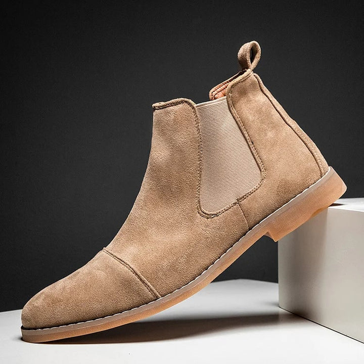 Scarpe eleganti Chelsea boots uomo, pratiche e comode. Stile classico con pannelli elastici, punta a cappuccio.