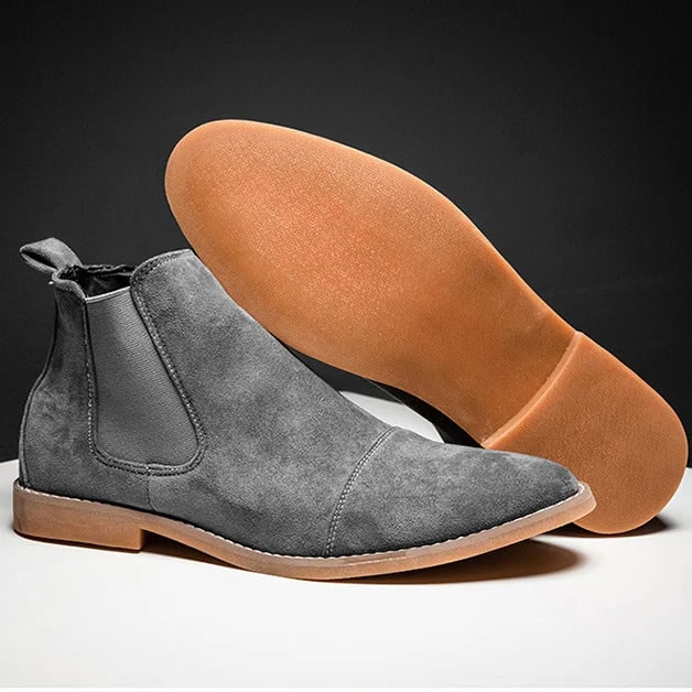 Calzature uomo Chelsea boots, per un tocco di eleganza senza sforzo. Design classico e pratico slip-on.