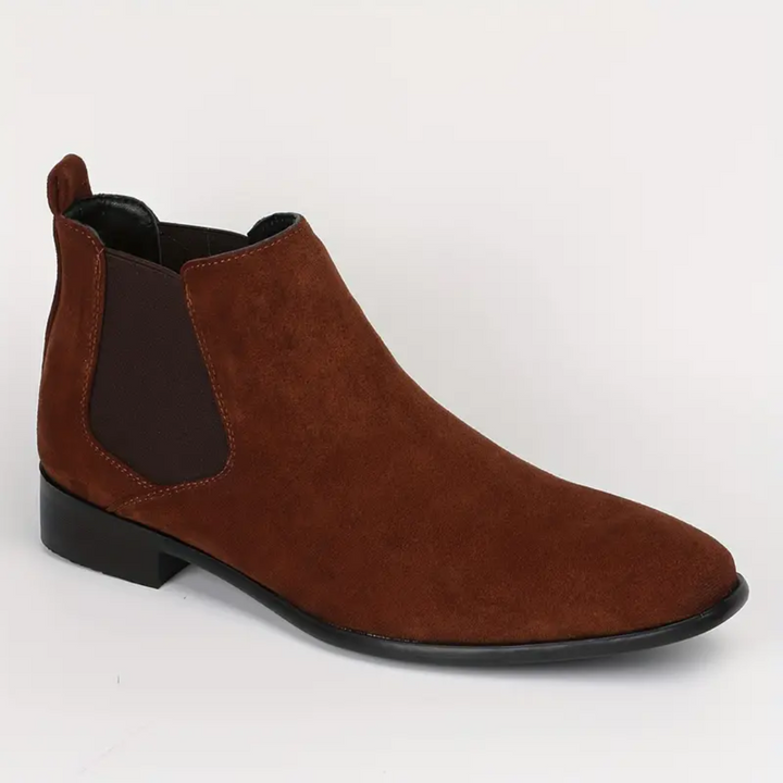 Stivali Chelsea uomo moderni con suola robusta, ideali per uno stile contemporaneo e duraturo.
