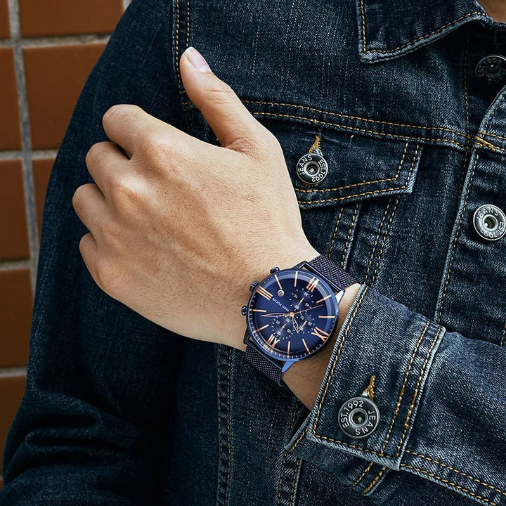 Orologio da uomo cronografo in acciaio milanese indossato, perfetto per look professionale o elegante. Numeri romani.