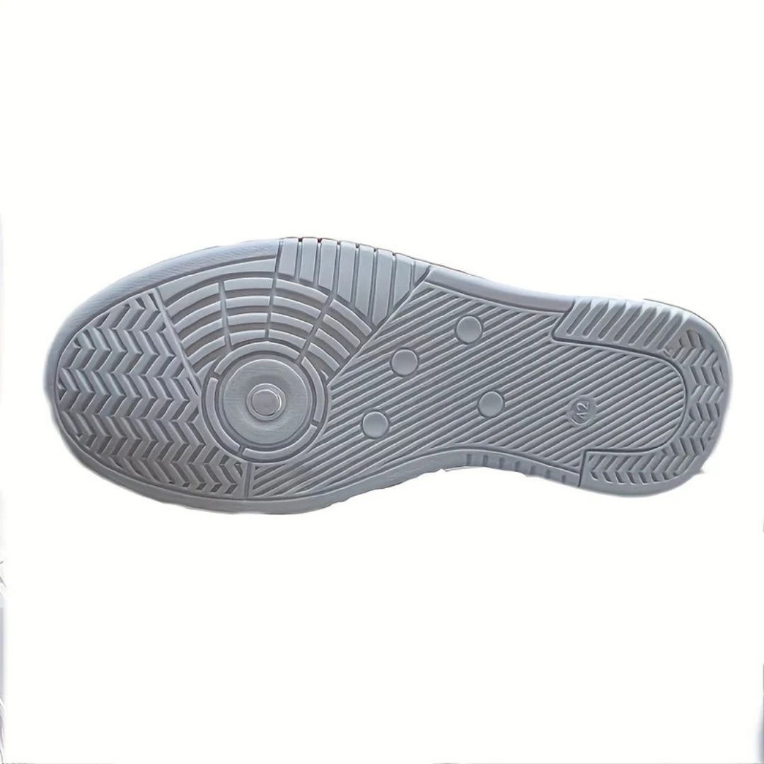 Scarpe uomo casual chunky low-top, design robusto con lacci spessi. Perfette per il tempo libero.