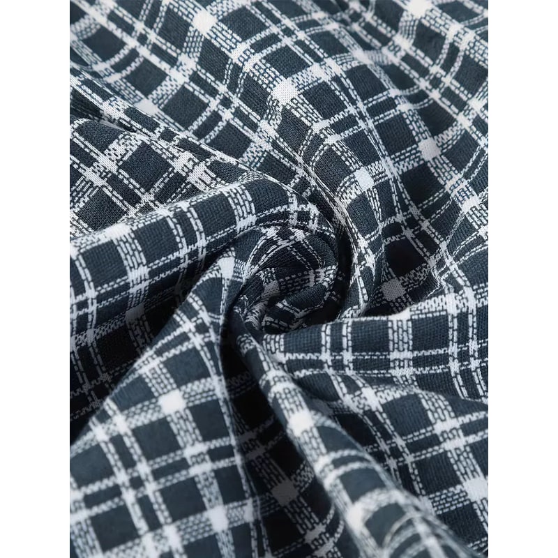 Indossa questi boxer uomo comodi con fantasia scozzese, ideali per comfort e relax, intimo maschile.