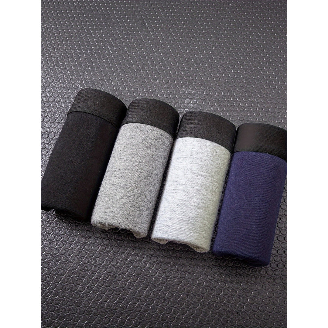 Set 4 boxer uomo, elasticizzati, vestibilità perfetta e supporto ottimale per comfort.