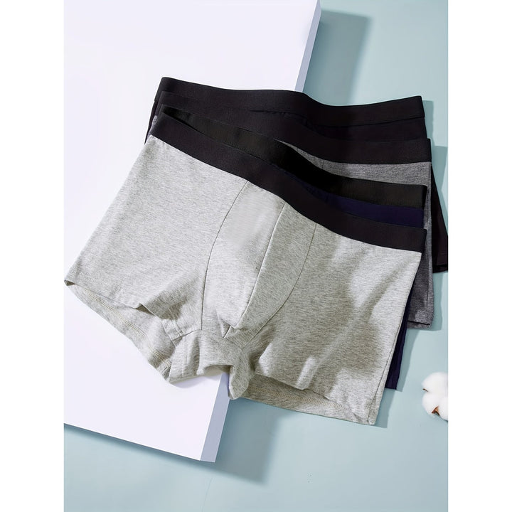 Intimo boxer uomo, pacco 4, vestibilità perfetta e tessuto elasticizzato per comfort.