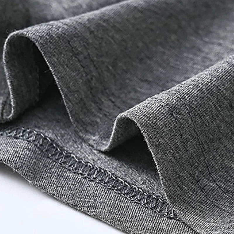Boxer intimo uomo slim-fit con vestibilità aderente e supporto quotidiano, ideali per comfort maschile duraturo.