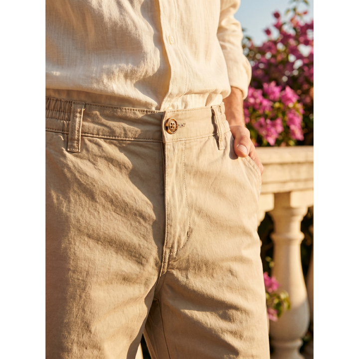 Pantaloncini bermuda uomo con vita elastica, casual e sopra il ginocchio, per massimo comfort estivo.