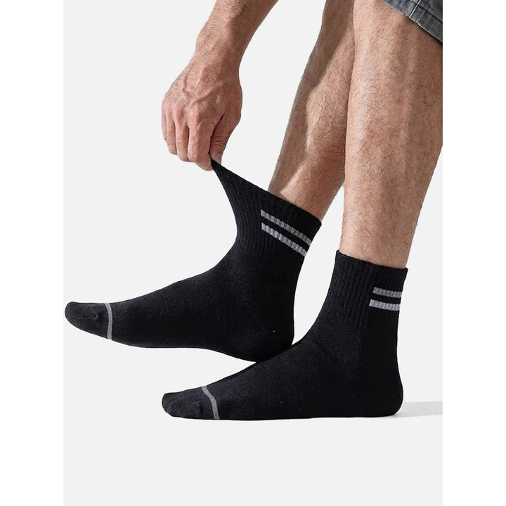 Calze uomo antiscivolo, modello crew, pacchetto 5. Morbide e ideali per attività sportive o uso casual.