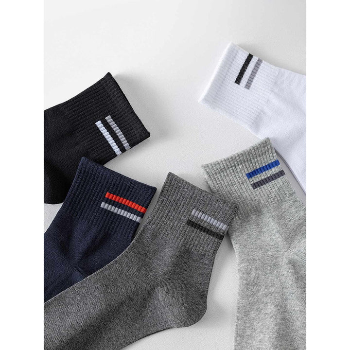 Calze crew da uomo con dettagli a righe, pacchetto 5. Morbide, antiscivolo, perfette per look sportivi.