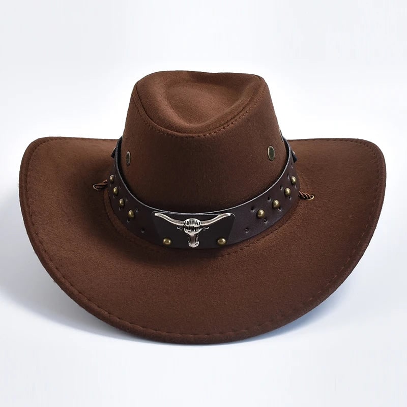 Elegante cappello western uomo nero con borchie, tesa larga e sottogola, perfetto per un look country.