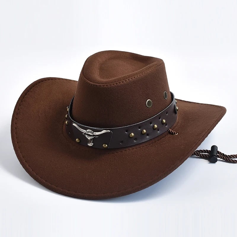 Versatile cappello da cowboy uomo nero o marrone, tesa larga, con fascia borchiata e comodo sottogola.