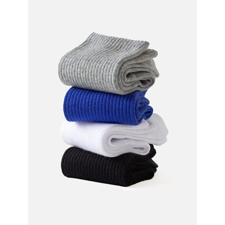 Calze uomo crew per uso quotidiano, con suola ammortizzata e tessuto resistente. Comfort durevole.