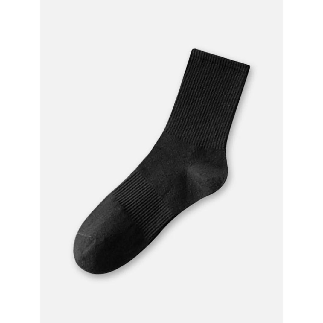 Calzini da uomo al polpaccio, traspiranti e resistenti, con supporto ad arco per attività sportive e casual.
