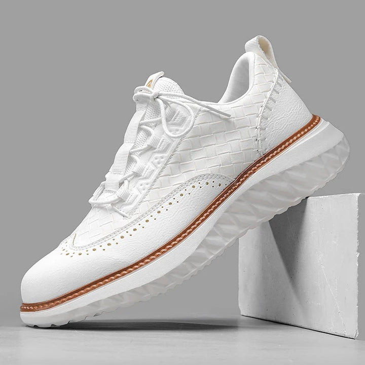 Scarpe da uomo stile ibrido brogue con pannelli intrecciati, perfette per look eleganti e comfort quotidiano.