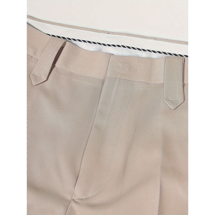 Pantaloni eleganti uomo beige, chino slim fit, versatili per outfit casual raffinati o look da business.