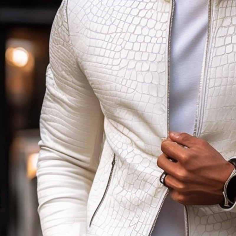 Giacca da uomo elegante con texture coccodrillo, cerniera frontale e collo alto.