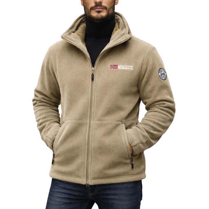 Giacca uomo casual con cappuccio e cerniera, perfetta per autunno/inverno. Comfort e stile quotidiano.