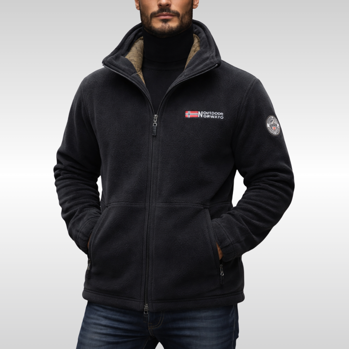 Elegante giacca da uomo con cappuccio, cerniera e vestibilità comoda, ideale per le giornate fredde.