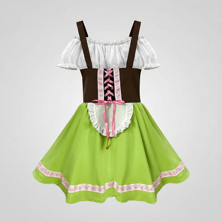 Coppia in costume Oktoberfest: Dirndl tradizionale donna e Lederhosen uomo per feste bavaresi a tema.
