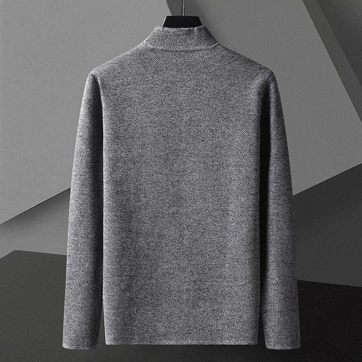 Abbigliamento uomo: cardigan nero con collo rialzato e bottoni, ideale per stile autunnale.