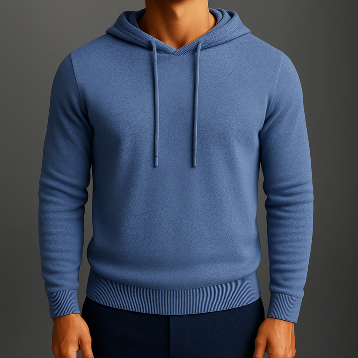Dettaglio cappuccio di felpa uomo, stile pullover, design moderno per un comfort versatile e alla moda.