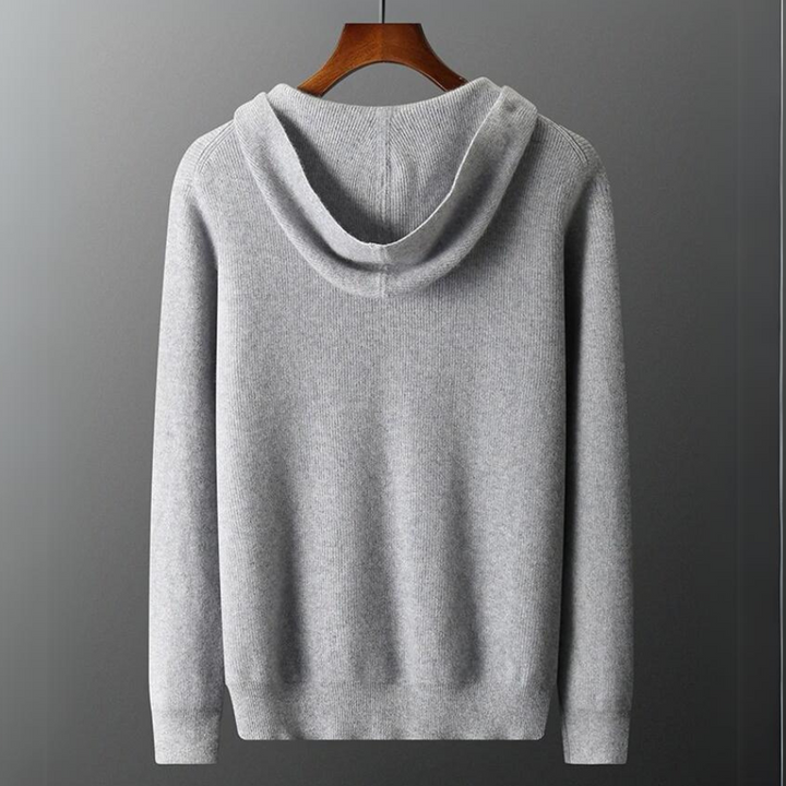Felpa con cappuccio uomo blu scuro, versatile con zip e polsini a costine. Ideale per abbigliamento invernale casual.
