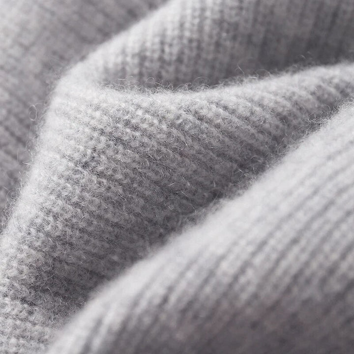 Felpa casual uomo con zip e cappuccio regolabile, design moderno e confortevole. Perfetta per autunno e inverno.