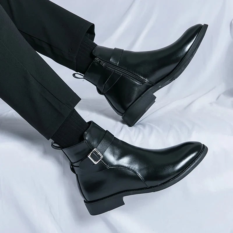 Stivali da uomo con cerniera e fibbia, ideali per il tuo look urbano e contemporaneo.