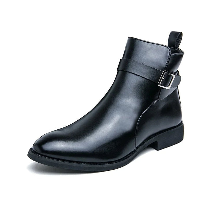 Stivaletti uomo alla moda con cerniera laterale e cinturino, per comfort e praticità.