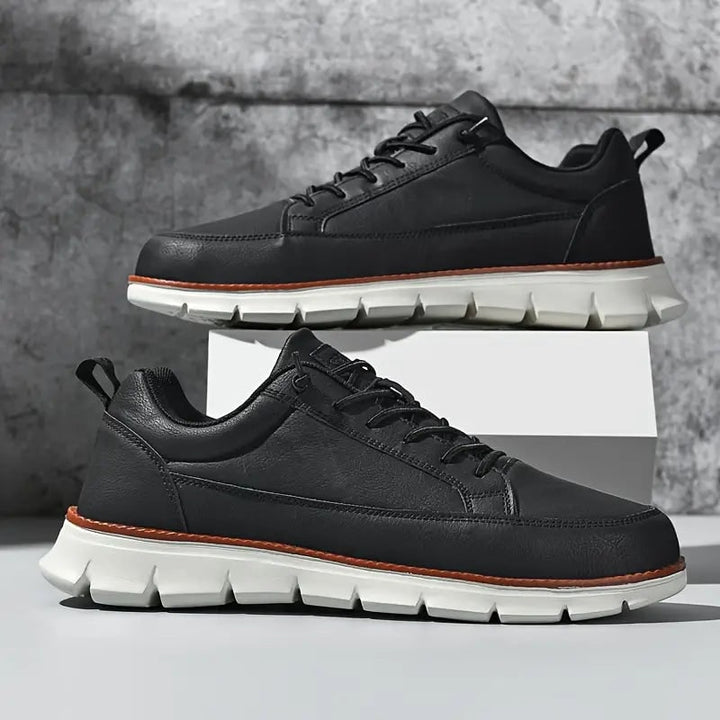 Sneakers uomo per la moda contemporanea, scarpe casual allacciate che offrono comfort e versatilità quotidiana.