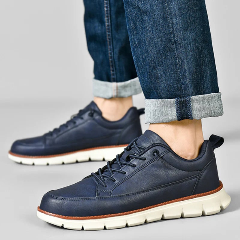 Scarpe basse uomo eleganti per lavoro e tempo libero, sneakers casual allacciate per moda uomo.