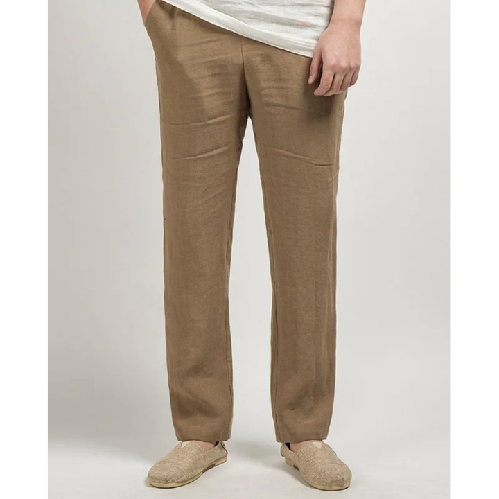 Pantaloni uomo leggeri e traspiranti, vestibilità rilassata e gamba dritta, perfetti per l'estate.