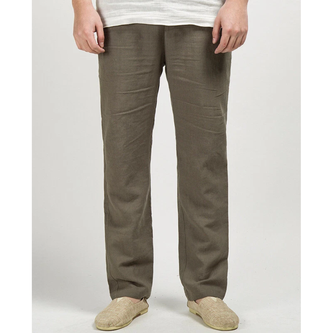 Pantaloni uomo a gamba dritta con vestibilità rilassata, perfetti per un look estivo casual.