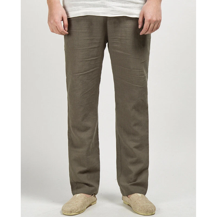Pantaloni uomo a gamba dritta con vestibilità rilassata, perfetti per un look estivo casual.