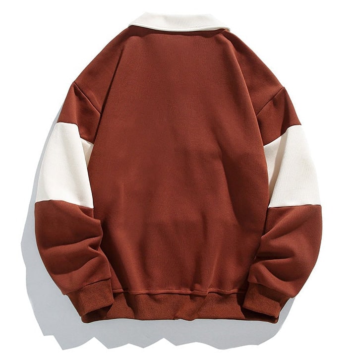 Felpa uomo a maniche lunghe con colletto polo, striscia sul petto e polsini a coste. Comfort assicurato.
