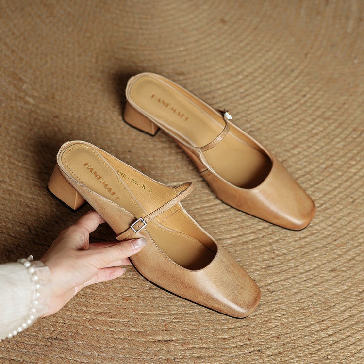 Calzature uomo classiche Mary Jane, con tacco grosso e fibbia, perfette per la moda attuale.