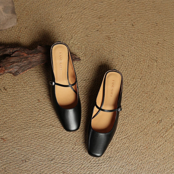 Calzature slip-on uomo Mary Jane, con tacco grosso e punta quadrata per un look distinto.