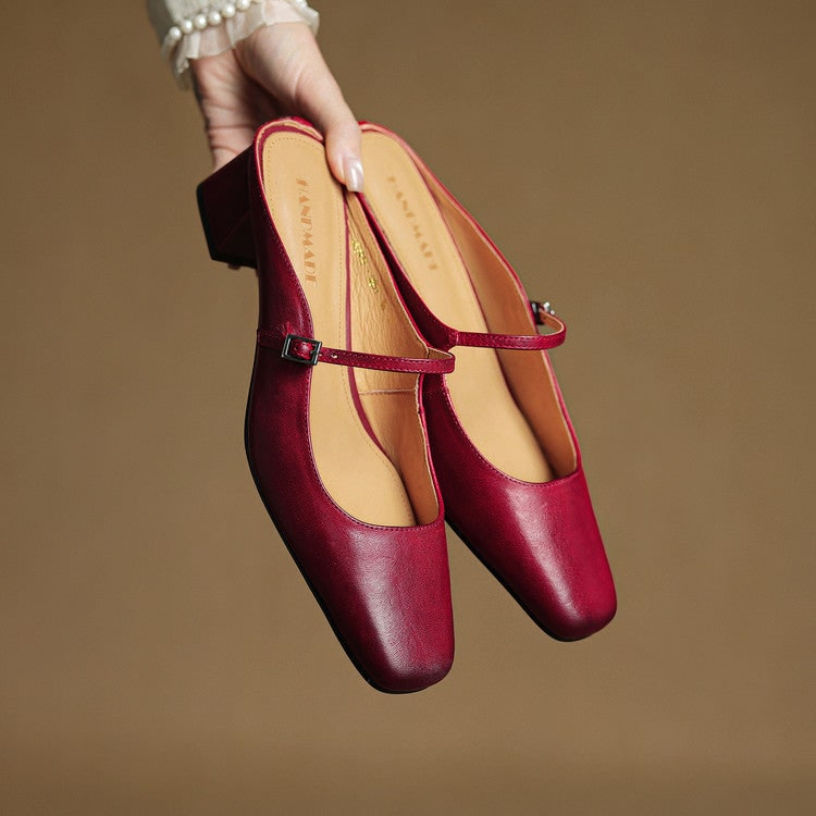 Eleganti mules uomo con fibbia, tacco quadrato e punta squadrata, perfette per moda maschile.