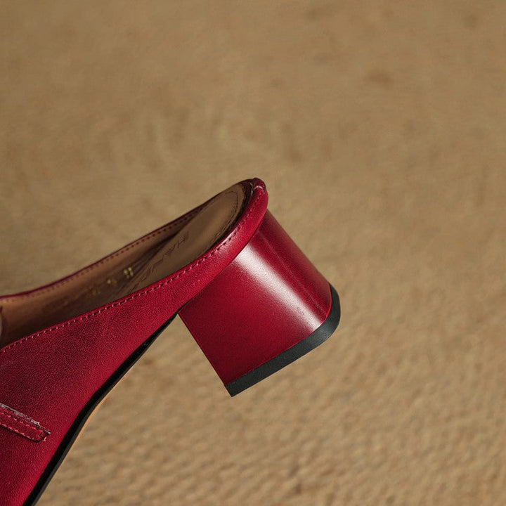 Mary Jane uomo con punta quadrata e tacco grosso, perfette per un look sofisticato.