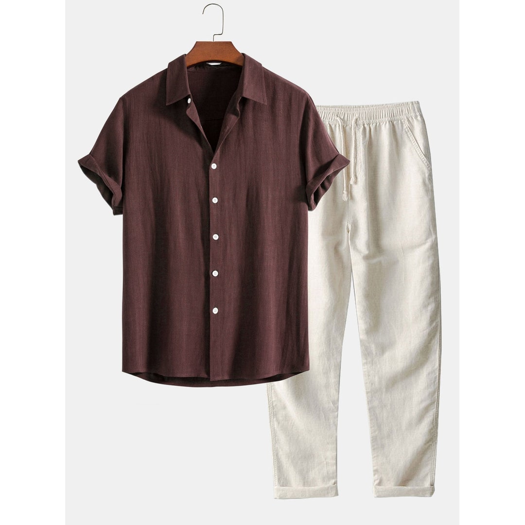 Moda uomo: completo estivo coordinato camicia e pantaloni, perfetto per vacanze e outfit casual eleganti.