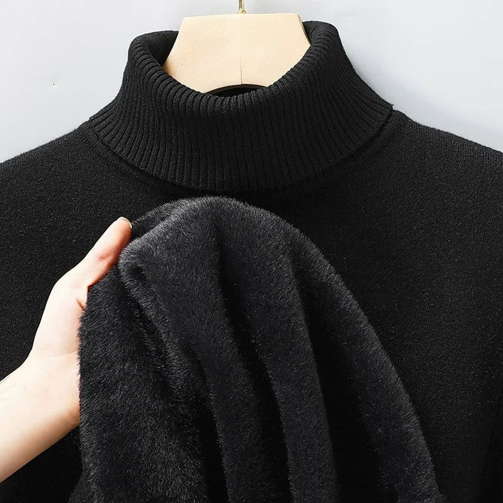 Maglione elegante uomo dolcevita slim fit, interno felpato per un inverno di stile e comfort.