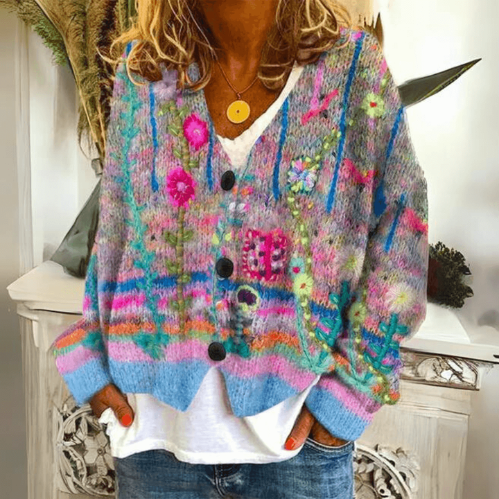 Cardigan uomo oversize con scollo a V e ricamo floreale. Ideale per moda casual autunnale e invernale.