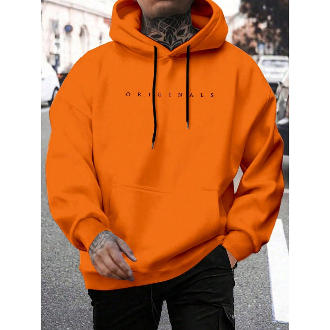 Comoda felpa con cappuccio oversize da uomo, ideale per primavera/autunno. Stile casual e comfort.