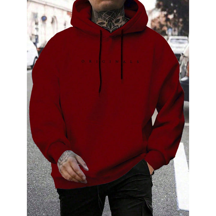 Felpa uomo oversize con cappuccio, stile streetwear moderno. Perfetta per la moda casual autunnale.