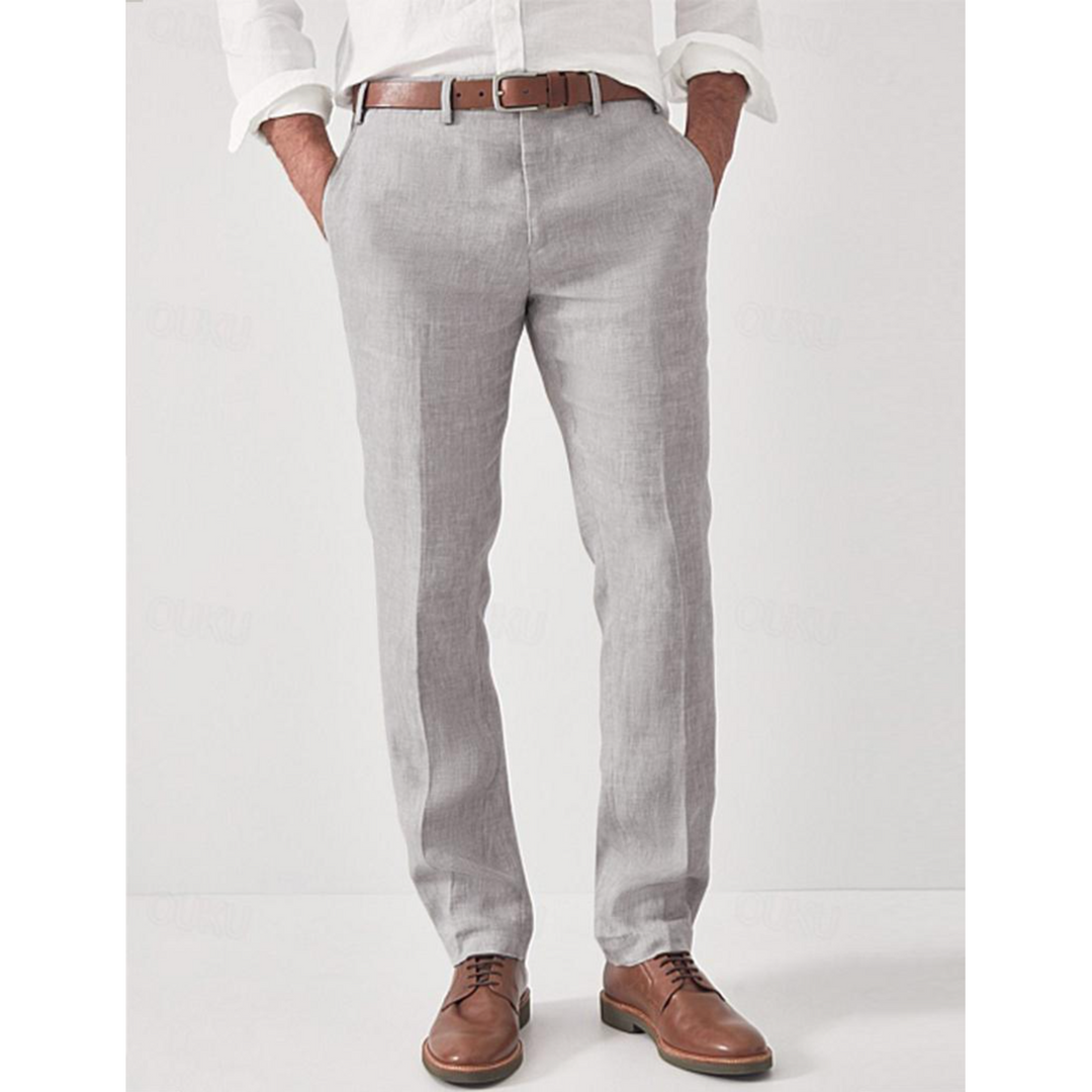 Pantaloni uomo slim fit comodi e versatili con tasche, ideali per la moda estiva e l'abbigliamento casual.