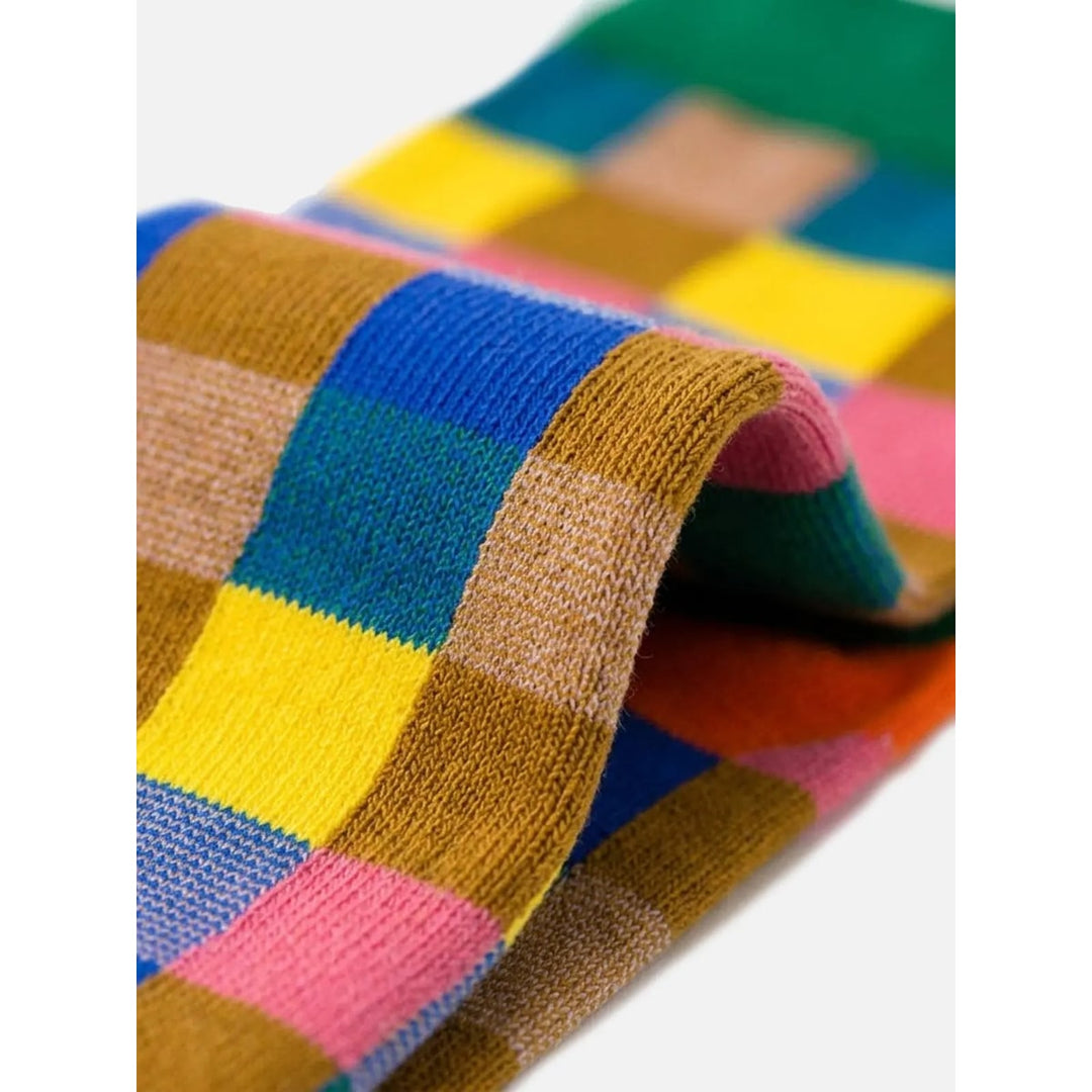 Calze uomo comode a fantasia, con bordo a contrasto, perfette per comfort e stile in ogni occasione.