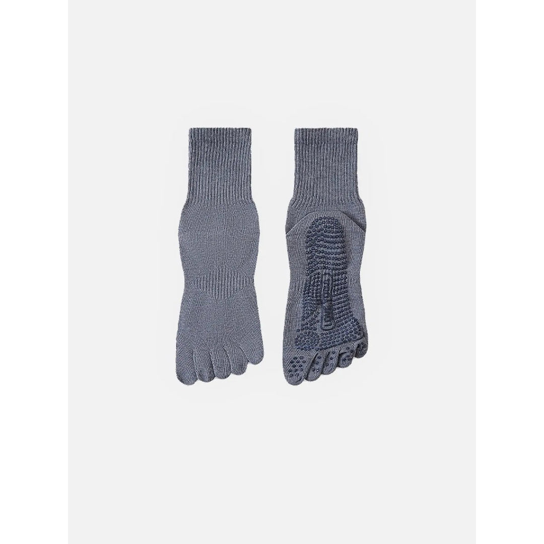 Comfort e stabilità con questi calzini antiscivolo uomo a cinque dita per yoga e fitness.