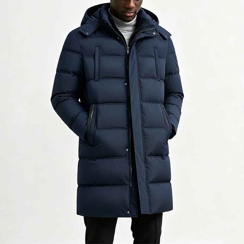 Abbigliamento invernale uomo: piumino con cappuccio. Giacca calda e trapuntata per comfort e stile.