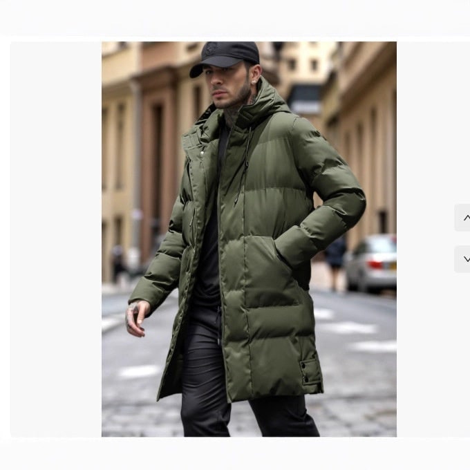 Cappotto uomo moderno con cappuccio e coulisse, ideale per l'inverno rigido.