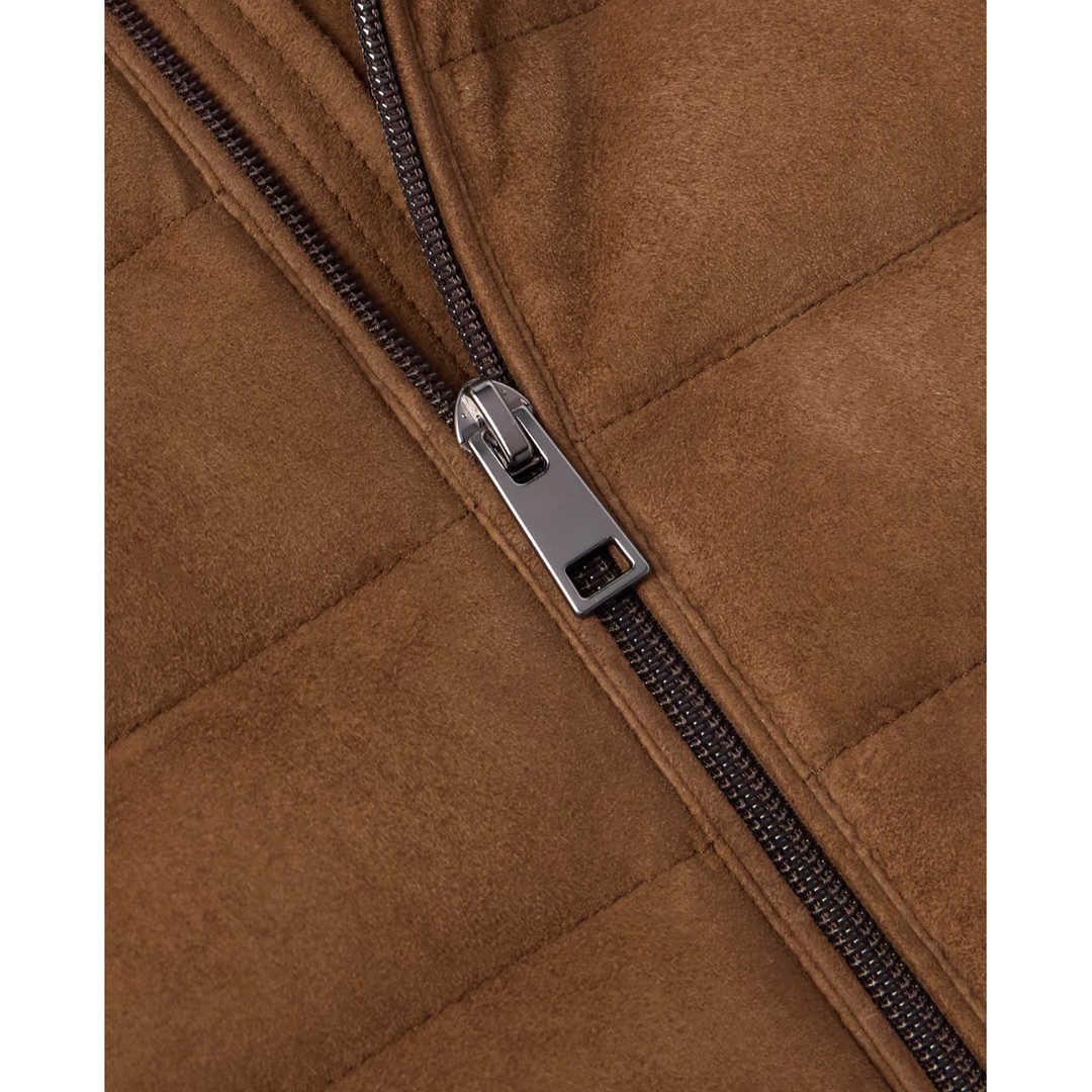 Gilet da uomo caldo con collo alto, un capo essenziale per l'eleganza urbana e il comfort avvolgente.